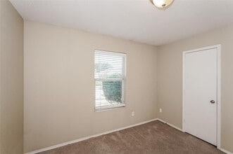 729 Grambling Dr in Dallas, TX - Building Photo - Building Photo