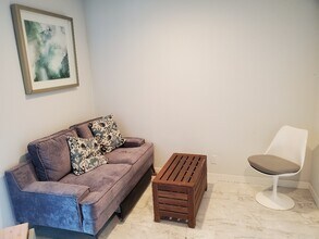 116 E Avenida de los Lobos Marinos, Unit 116 B in San Clemente, CA - Foto de edificio - Building Photo