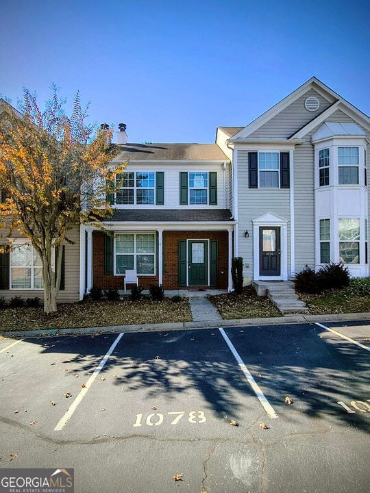 1078 Prestwyck Ct in Alpharetta, GA - Building Photo