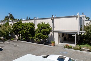 Plaza Studios in Sunnyvale, CA - Building Photo