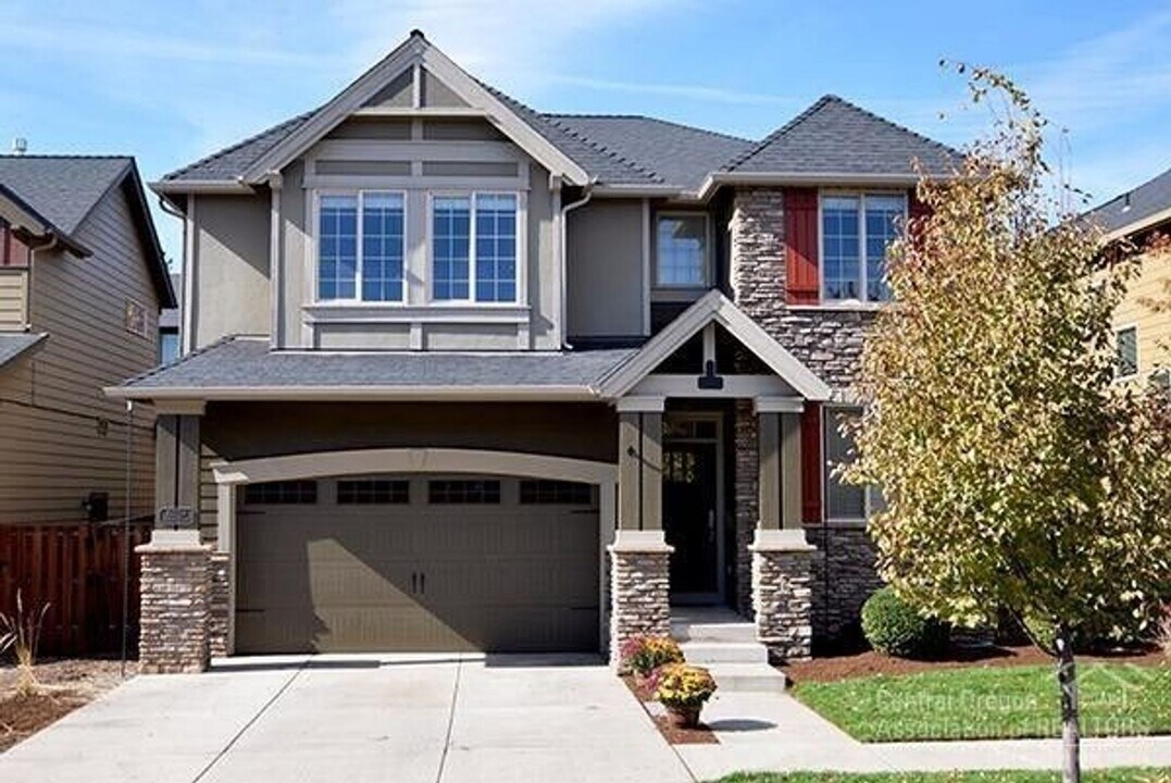 61259 Morning Tide Pl in Bend, OR - Building Photo