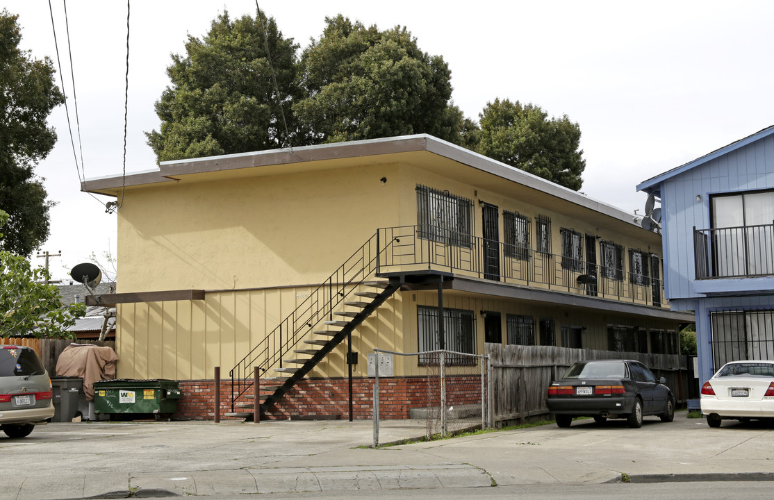 6115 Foothill Blvd in Oakland, CA - Building Photo