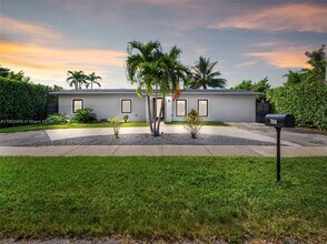 7434 SW 127th Ct in Miami, FL - Building Photo - Building Photo