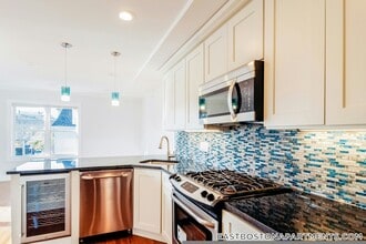 108 Maverick St in Boston, MA - Building Photo - Building Photo