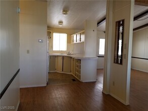 252 Navajo Dr in Henderson, NV - Building Photo - Building Photo