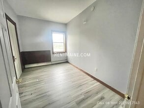 255 Main St in Old Town, ME - Foto de edificio - Building Photo