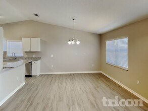 216 Cobalt Dr in Kissimmee, FL - Foto de edificio - Building Photo