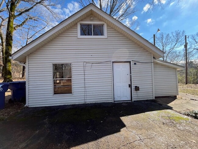 property at 5031 Hwy 51 S