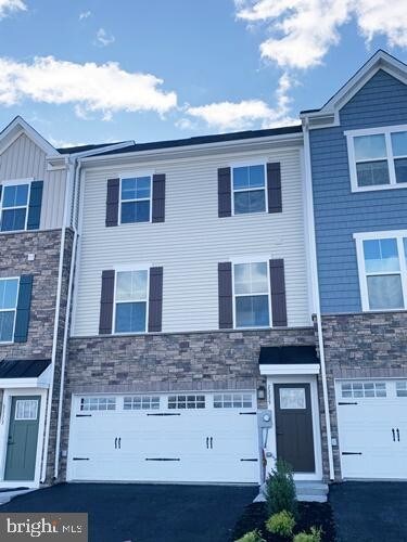 1115 Rosecroft Ln in York, PA - Building Photo