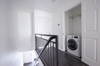 1817 Garfield Pl in Los Angeles, CA - Building Photo - Building Photo
