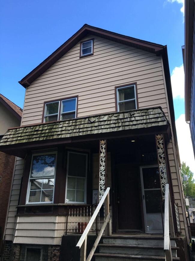 1233 W Oakdale Ave, Unit 2F