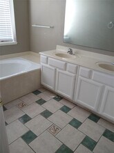 18427 N Wimbledon Dr in Katy, TX - Building Photo - Building Photo
