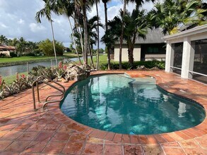 7940 SW 173rd Terrace in Palmetto Bay, FL - Building Photo - Building Photo