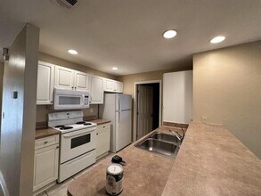 3024 Santa Barbara Blvd in Cape Coral, FL - Building Photo - Building Photo