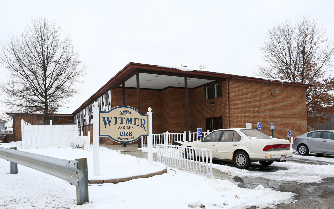 Witmer Arms in Massillon, OH - Foto de edificio