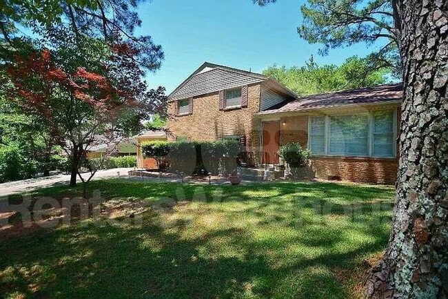 2615 Vinyard St NE in Huntsville, AL - Building Photo - Building Photo