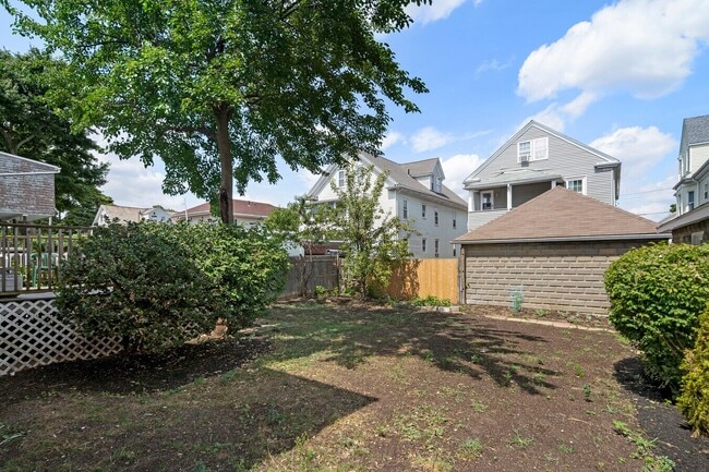 57 Yale St