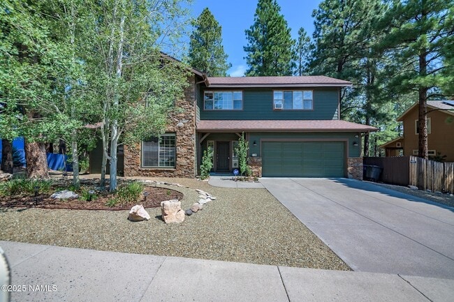 property at 462 E Twelve Oaks Dr