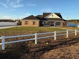 300 N Rayleigh Dr in Steens, MS - Building Photo