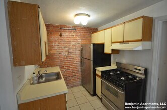 66 Murdock St, Unit 1 in Boston, MA - Building Photo - Building Photo