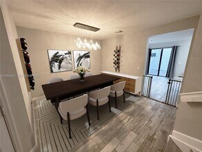 10332 West 33rd Ct in Hialeah, FL - Building Photo - Building Photo