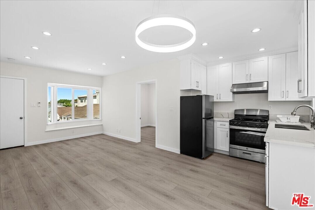 1165 Stanford St in Santa Monica, CA - Building Photo