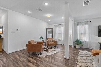 522 Hendelson Ln in Hutto, TX - Foto de edificio - Building Photo