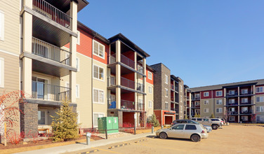 Aurora Greens in Edmonton, AB - Building Photo - Primary Photo