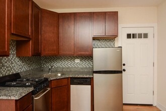 2850 N Orchard St, Unit J03P in Chicago, IL - Building Photo - Building Photo