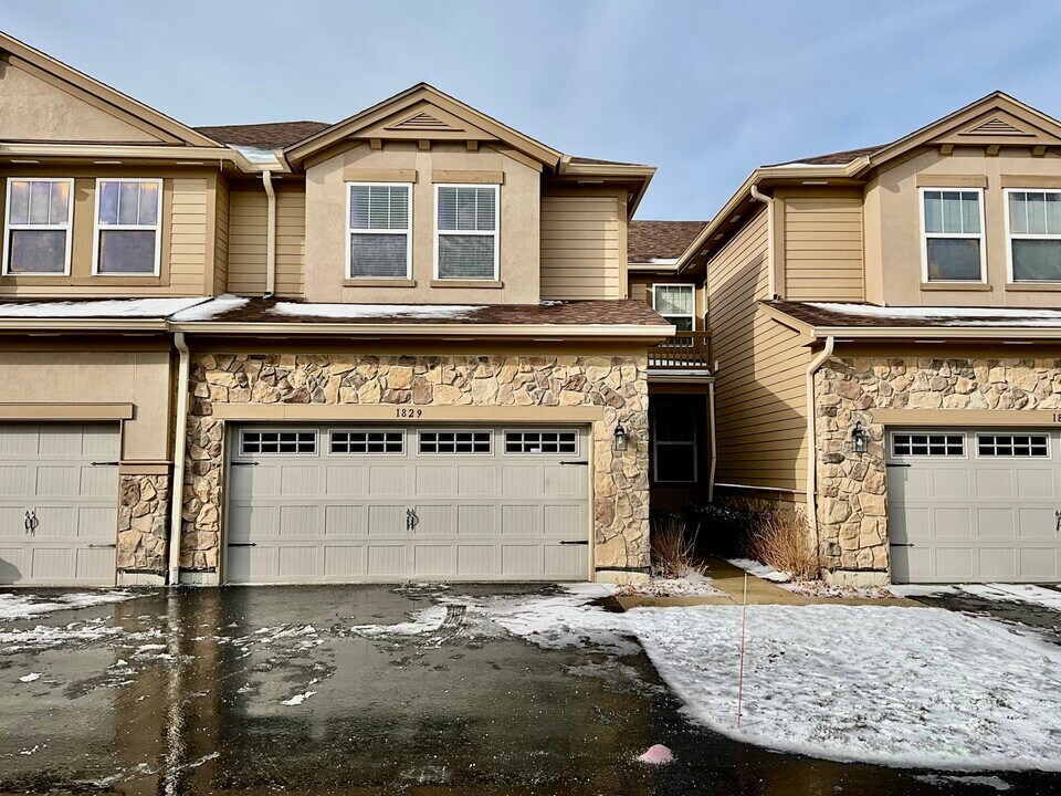 1829 Crenshaw Cir in Vernon Hills, IL - Building Photo