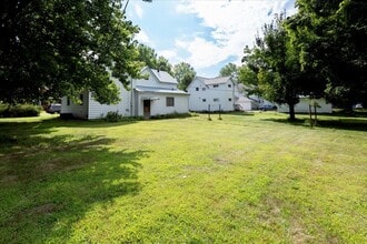 1803 11th St E in Menomonie, WI - Foto de edificio - Building Photo