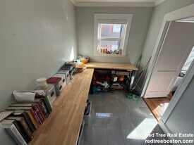 7 Addington Rd, Unit 1 in Brookline, MA - Building Photo