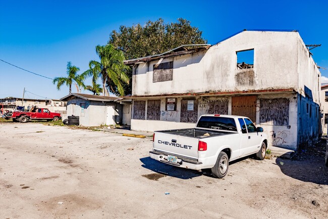 325 SW 4th St in Belle Glade, FL - Building Photo - Building Photo