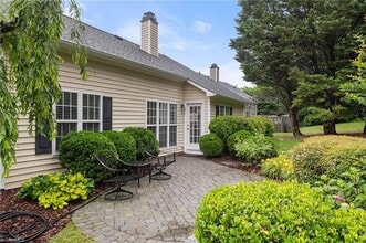 4800 Corinthian Way in Greensboro, NC - Building Photo - Building Photo
