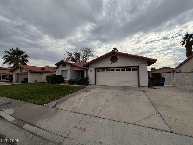 6305 Crosswood Ave in Las Vegas, NV - Building Photo - Building Photo