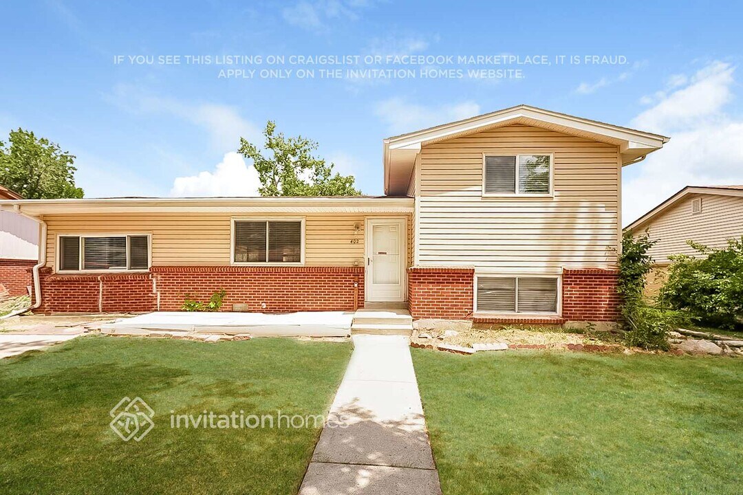 402 S Robb Way in Lakewood, CO - Building Photo
