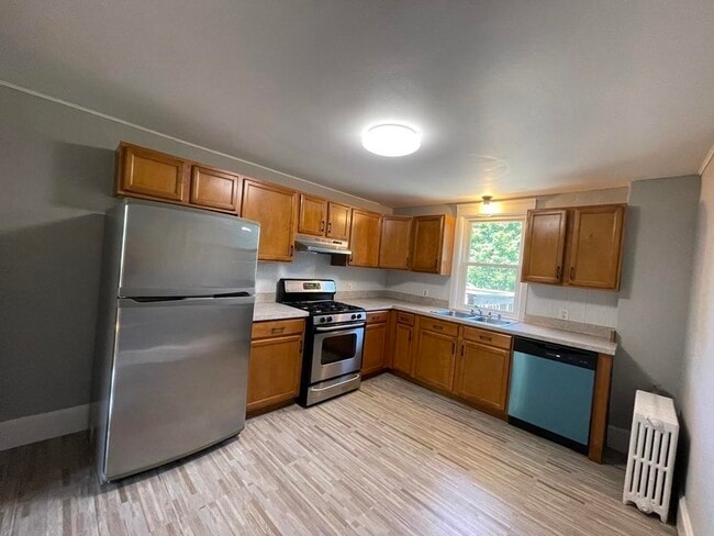 350 Plain St in Braintree, MA - Building Photo - Building Photo