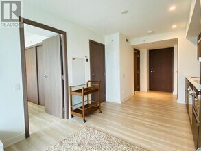 17-2617 Bathurst St in Toronto, ON - Building Photo - Building Photo