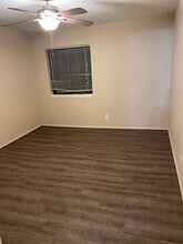 5984 E 33rd Ct in Tulsa, OK - Foto de edificio - Building Photo