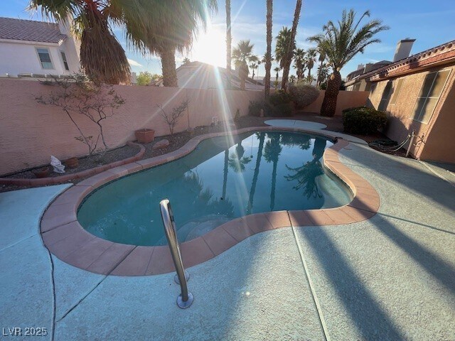 9011 W Viking Rd in Las Vegas, NV - Building Photo