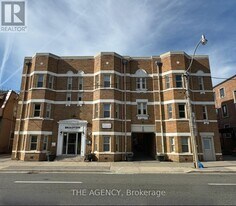 846 Broadview Ave in Toronto, ON - Building Photo
