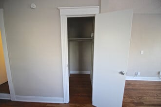 3416 Wyandotte - Studio W in Kansas City, MO - Foto de edificio - Interior Photo