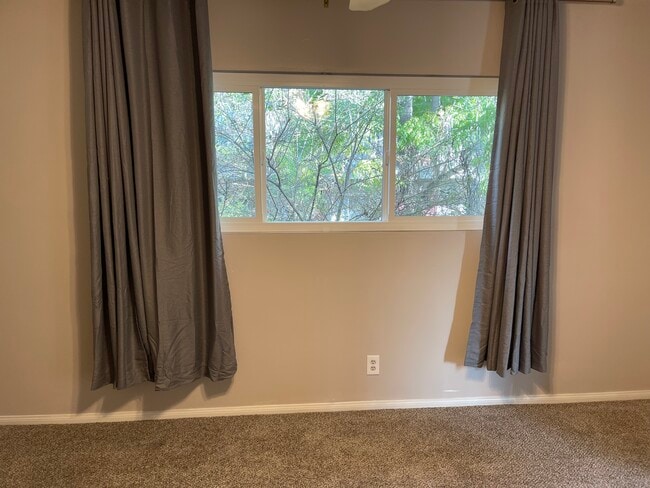 2328 N Beachwood Dr, Unit Apt 5 in Los Angeles, CA - Building Photo - Building Photo