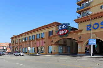 Hollyview in Los Angeles, CA - Foto de edificio - Building Photo