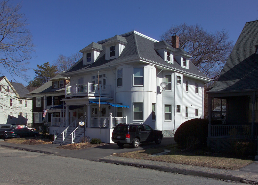 Silvercrest in Taunton, MA - Foto de edificio