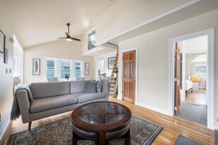 4045 45th Ave SW in Seattle, WA - Building Photo