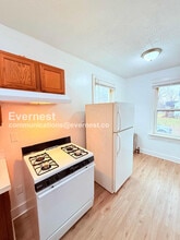 8000 Pilgrim St, Unit 1 in Detroit, MI - Building Photo - Building Photo