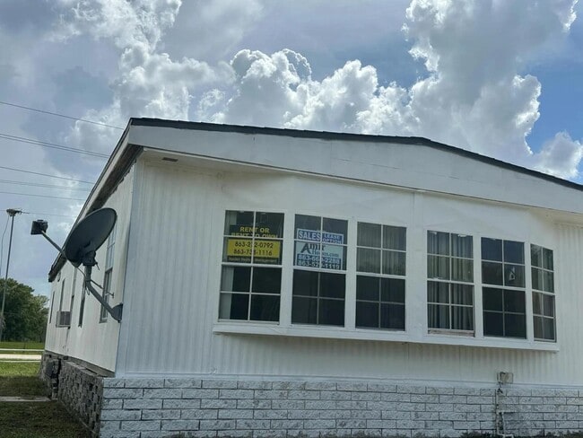8401 Breeze Hill Dr in Lake Wales, FL - Building Photo - Building Photo