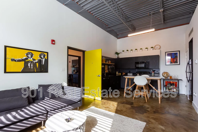 676 Marshall Ave in Memphis, TN - Building Photo - Building Photo