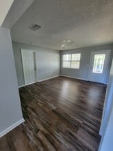 8386 64th Ave in Vero Beach, FL - Foto de edificio - Building Photo